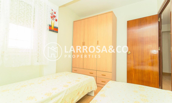 Resale - Apartment - Torrevieja - Playa del cura