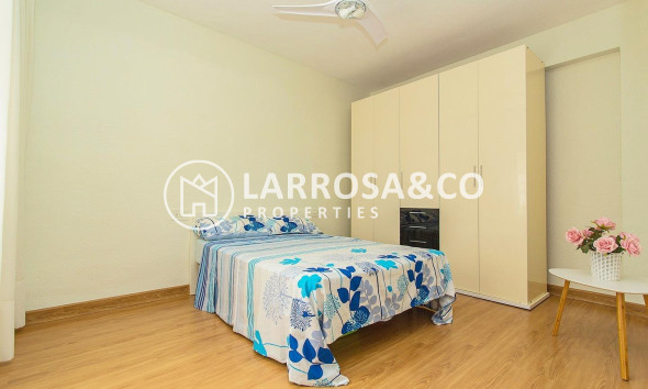 Resale - Apartment - Torrevieja - Playa del cura