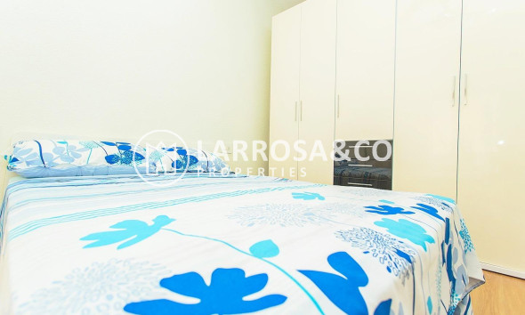Resale - Apartment - Torrevieja - Playa del cura