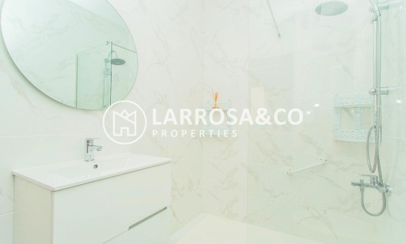 Resale - Apartment - Torrevieja - Playa del cura