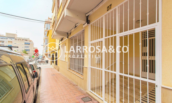 Resale - Apartment - Torrevieja - Playa del cura