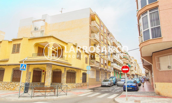 Resale - Apartment - Torrevieja - Playa del cura