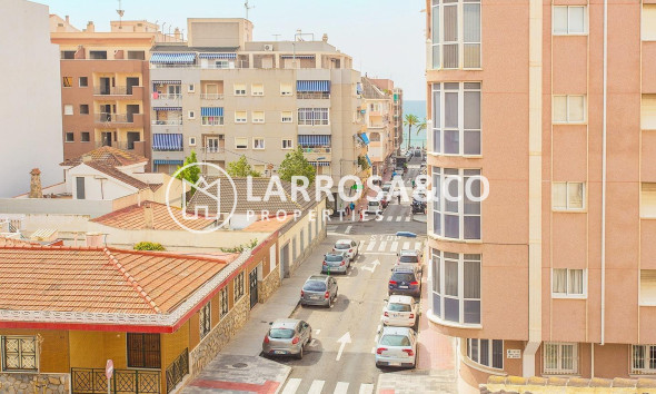 Resale - Apartment - Torrevieja - Playa del cura