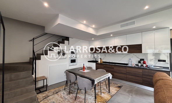 Resale - Detached House/Villa - Villamartín - Costa Blanca