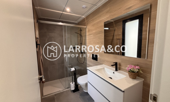 Resale - Detached House/Villa - Villamartín - Costa Blanca