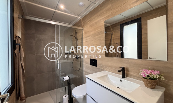 Resale - Detached House/Villa - Villamartín - Costa Blanca