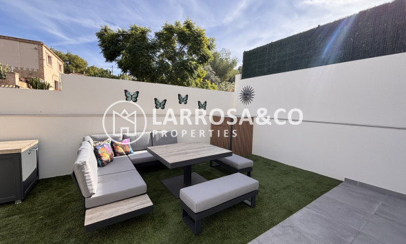 Resale - Detached House/Villa - Villamartín - Costa Blanca