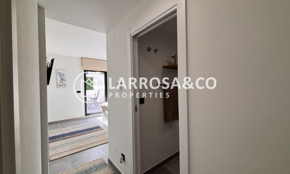 Resale - Detached House/Villa - Villamartín - Costa Blanca