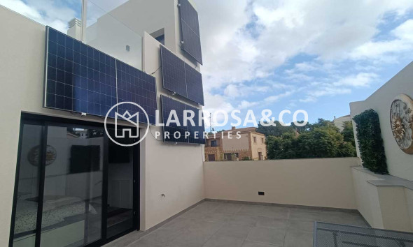 Resale - Detached House/Villa - Villamartín - Costa Blanca