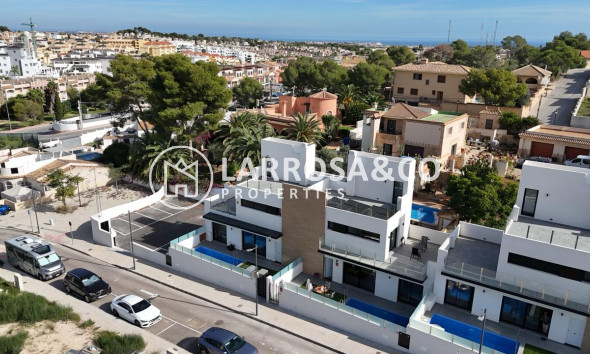 Resale - Detached House/Villa - Villamartín - Costa Blanca