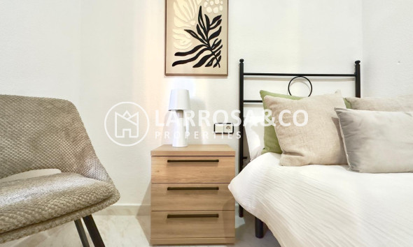 Resale - Apartment - Torrevieja - Playa del cura