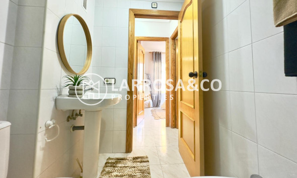 Resale - Apartment - Torrevieja - Playa del cura