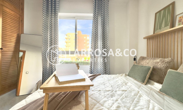 Resale - Apartment - Torrevieja - Playa del cura