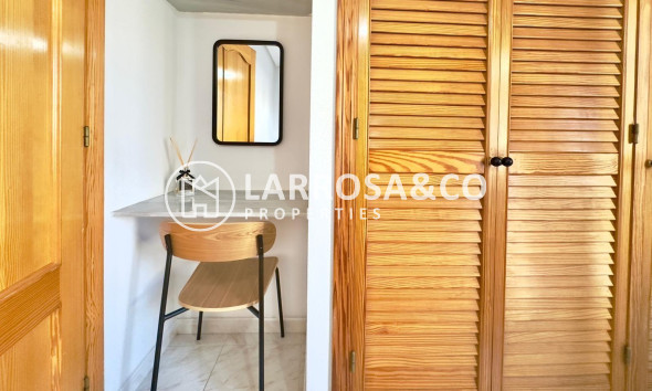 Resale - Apartment - Torrevieja - Playa del cura
