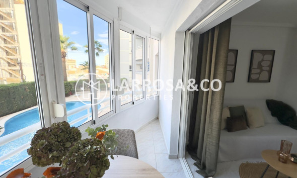 Resale - Apartment - Torrevieja - Playa del cura
