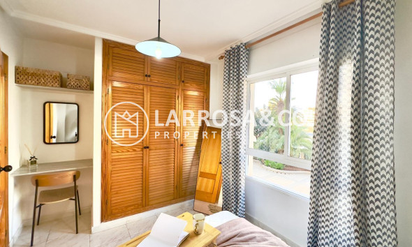 Resale - Apartment - Torrevieja - Playa del cura