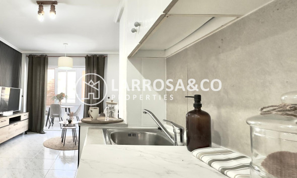 Resale - Apartment - Torrevieja - Playa del cura