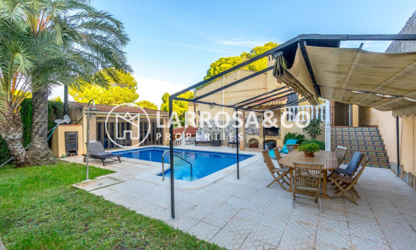 Resale - Detached House/Villa - Torrevieja - Los Balcones