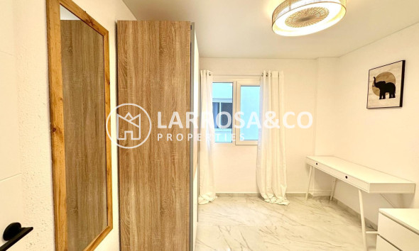 Reventa - Apartamento - Torrevieja - Playa del cura