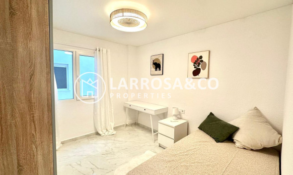 Reventa - Apartamento - Torrevieja - Playa del cura