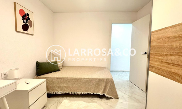 Reventa - Apartamento - Torrevieja - Playa del cura