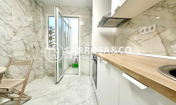 Reventa - Apartamento - Torrevieja - Playa del cura