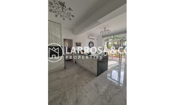 Resale - Finca - Daya Vieja - Costa Blanca