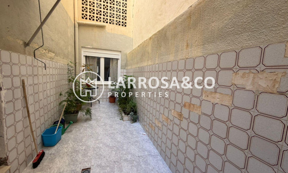 Resale - Apartment - Torrevieja - Playa del cura