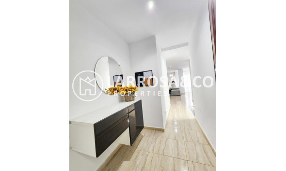 Resale - Apartment - Torrevieja - Playa del cura