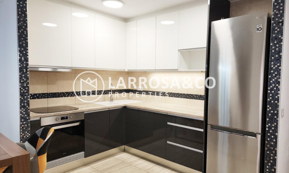 Resale - Apartment - Torrevieja - Playa del cura