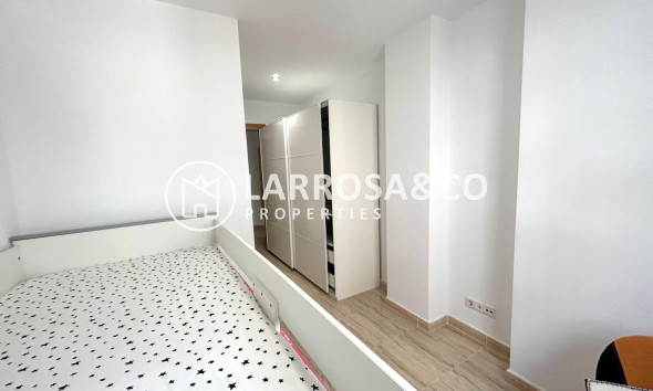 Resale - Apartment - Torrevieja - Playa del cura