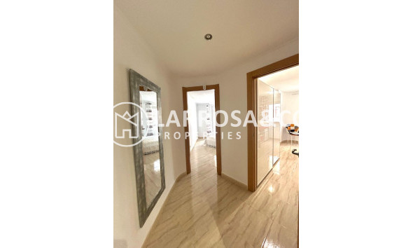 Resale - Apartment - Torrevieja - Playa del cura