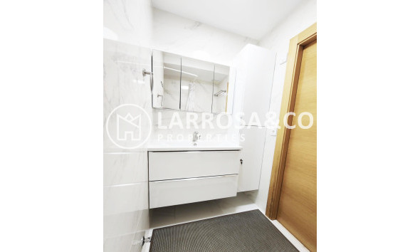 Resale - Apartment - Torrevieja - Playa del cura