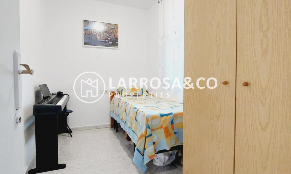 Resale - Apartment - Torrevieja - Estacion de autobuses