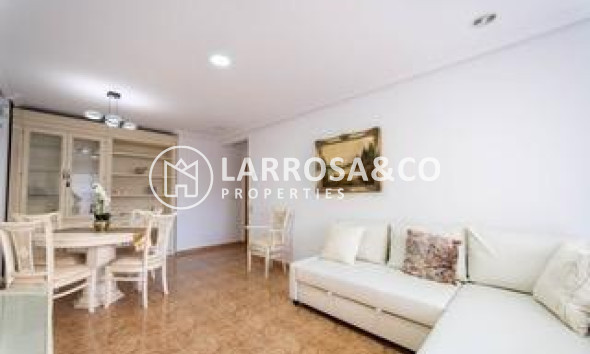 Resale - Apartment - Torrevieja - Playa del cura