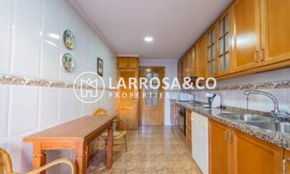 Resale - Apartment - Torrevieja - Playa del cura