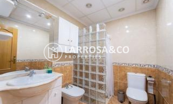 Resale - Apartment - Torrevieja - Playa del cura