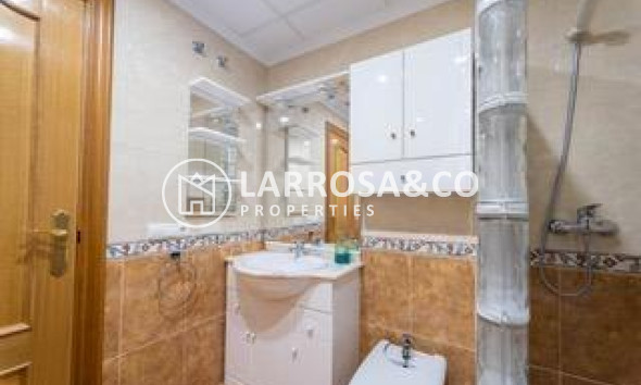 Resale - Apartment - Torrevieja - Playa del cura