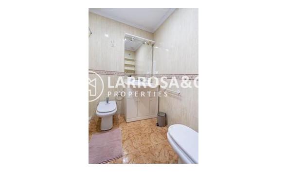Resale - Apartment - Torrevieja - Playa del cura