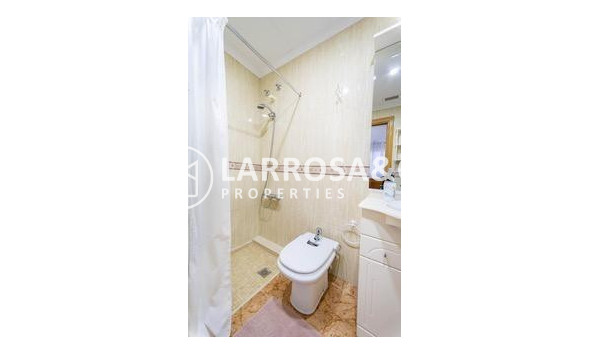 Resale - Apartment - Torrevieja - Playa del cura
