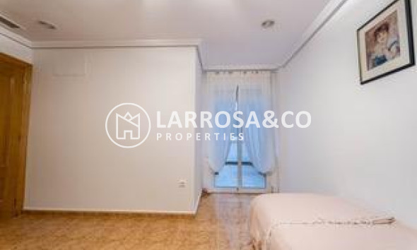 Resale - Apartment - Torrevieja - Playa del cura