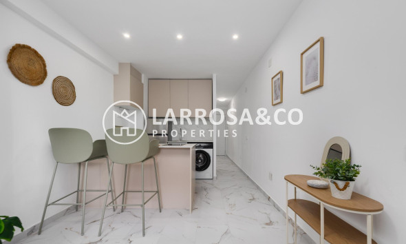 Resale - Apartment - Torrevieja - Cabo cervera