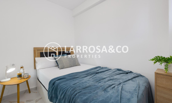 Resale - Apartment - Torrevieja - Cabo cervera