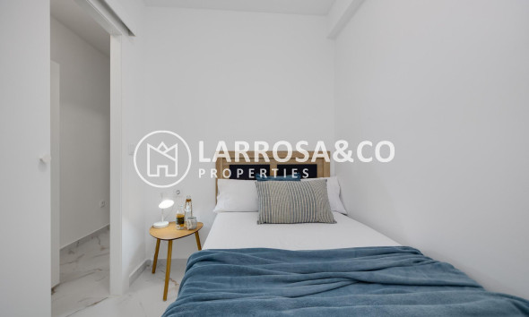 Resale - Apartment - Torrevieja - Cabo cervera