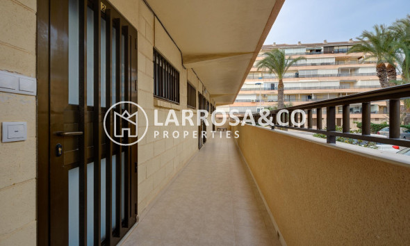 Resale - Apartment - Torrevieja - Cabo cervera