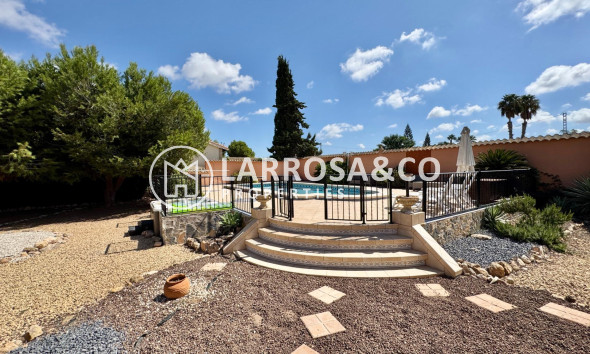 A Vendre - Villa - Dolores - CMNO. ESCORREDOR