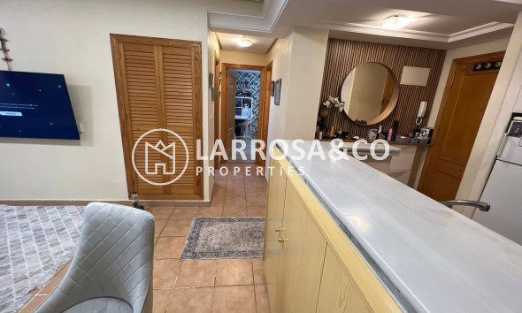 Resale - Apartment - Torrevieja - Aguas Nuevas
