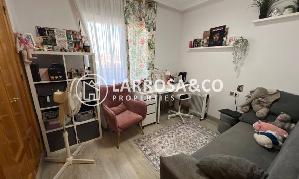 Resale - Apartment - Torrevieja - Aguas Nuevas