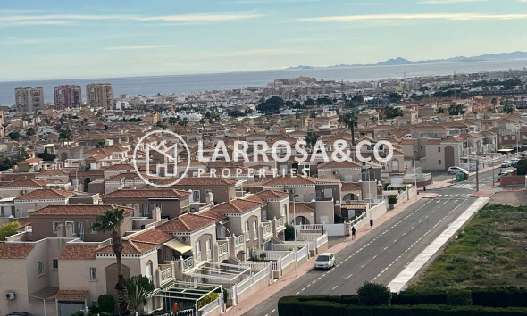 Resale - Apartment - Torrevieja - Aguas Nuevas