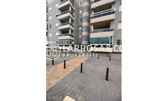 Resale - Apartment - Torrevieja - Aguas Nuevas